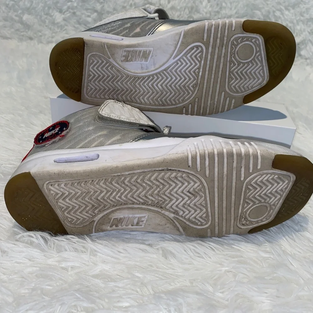 Nike Youth Air Akronite Lebron hightop - Picture 9 of 9